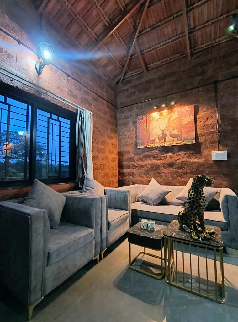 Deluxe  AC Suite